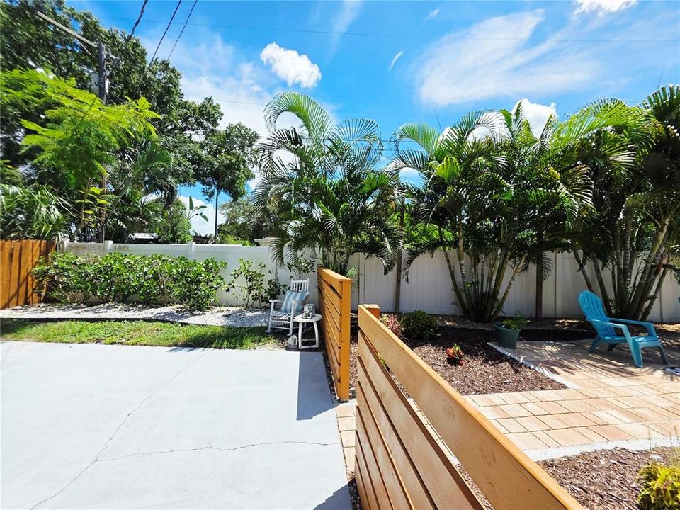En Venta: $599,000 (4 camas, 2 baños, 1900 Pies cuadrados)