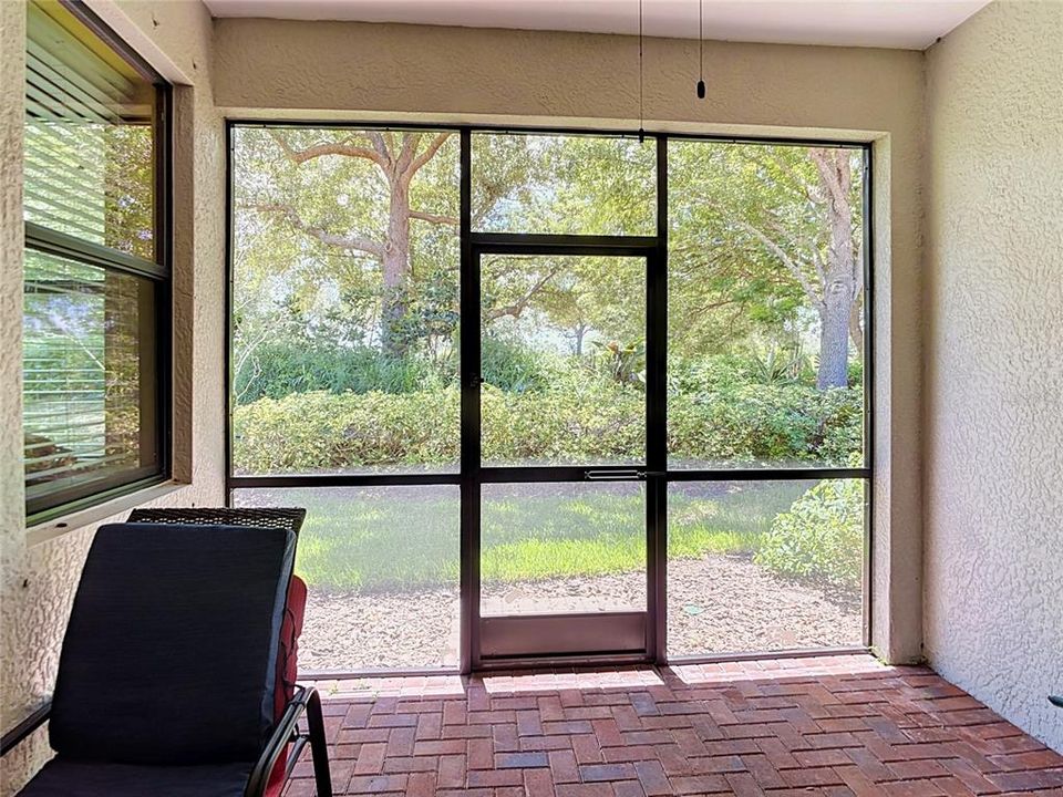 For Sale: $285,000 (2 beds, 2 baths, 1454 Square Feet)