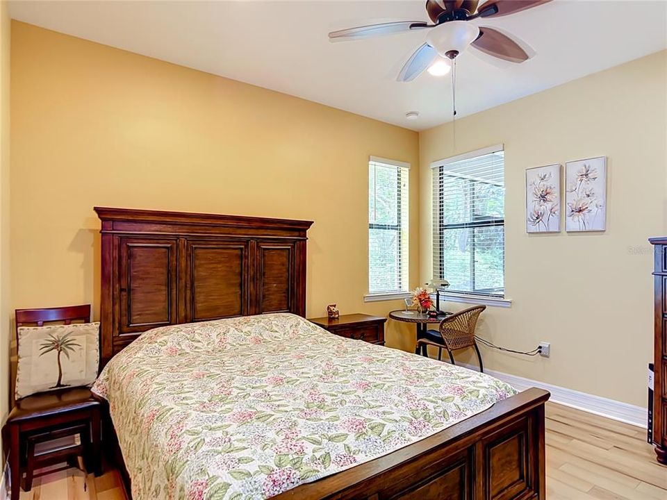 For Sale: $285,000 (2 beds, 2 baths, 1454 Square Feet)