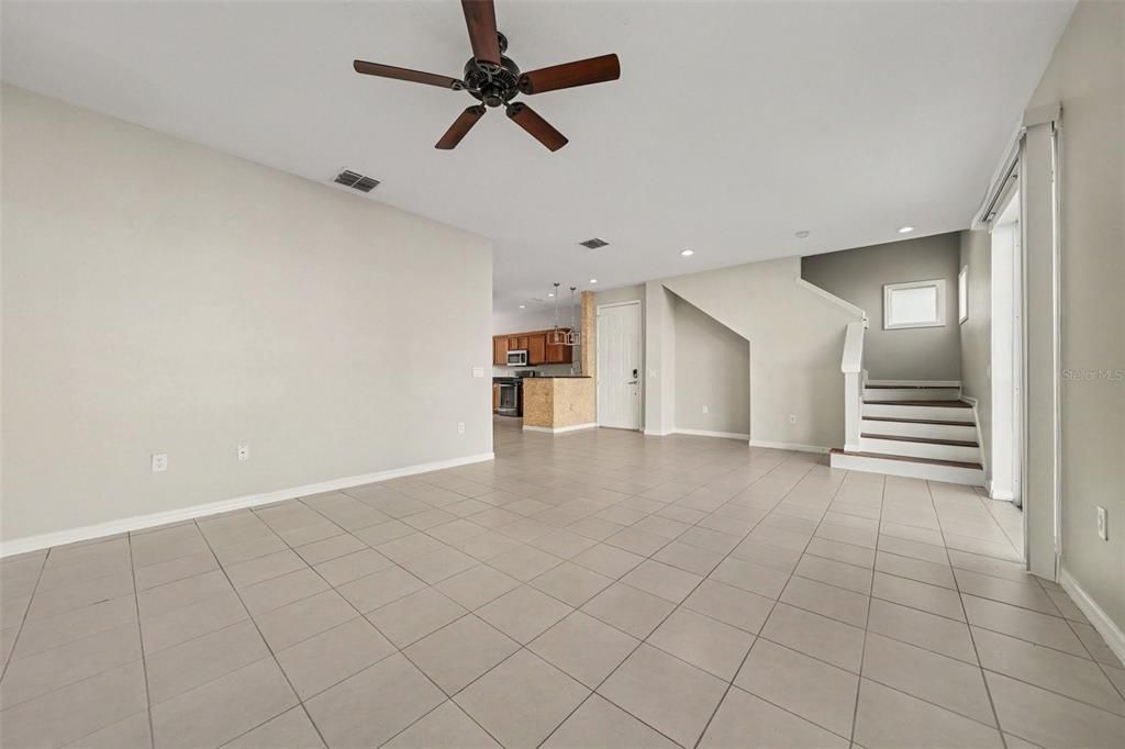 En Venta: $339,900 (4 camas, 2 baños, 2122 Pies cuadrados)