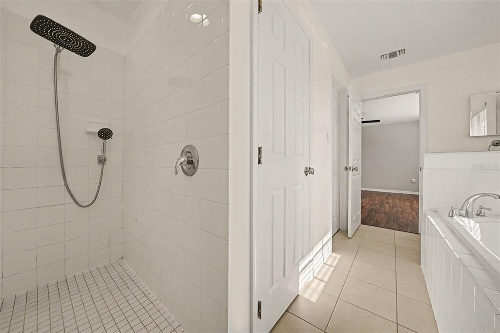 En Venta: $339,900 (4 camas, 2 baños, 2122 Pies cuadrados)