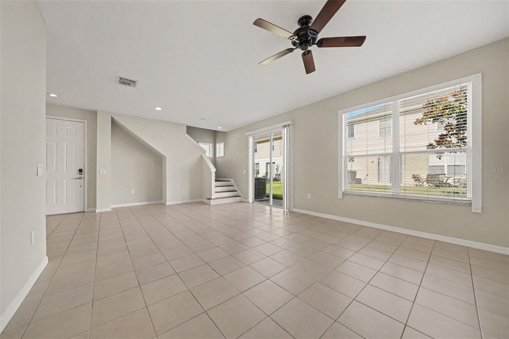 En Venta: $339,900 (4 camas, 2 baños, 2122 Pies cuadrados)