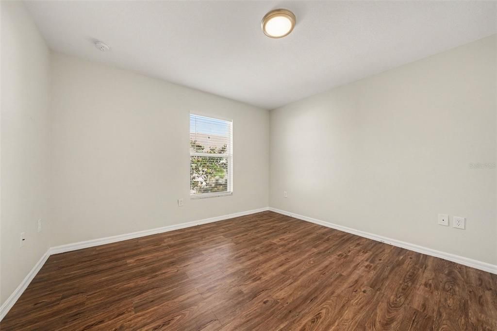 En Venta: $339,900 (4 camas, 2 baños, 2122 Pies cuadrados)