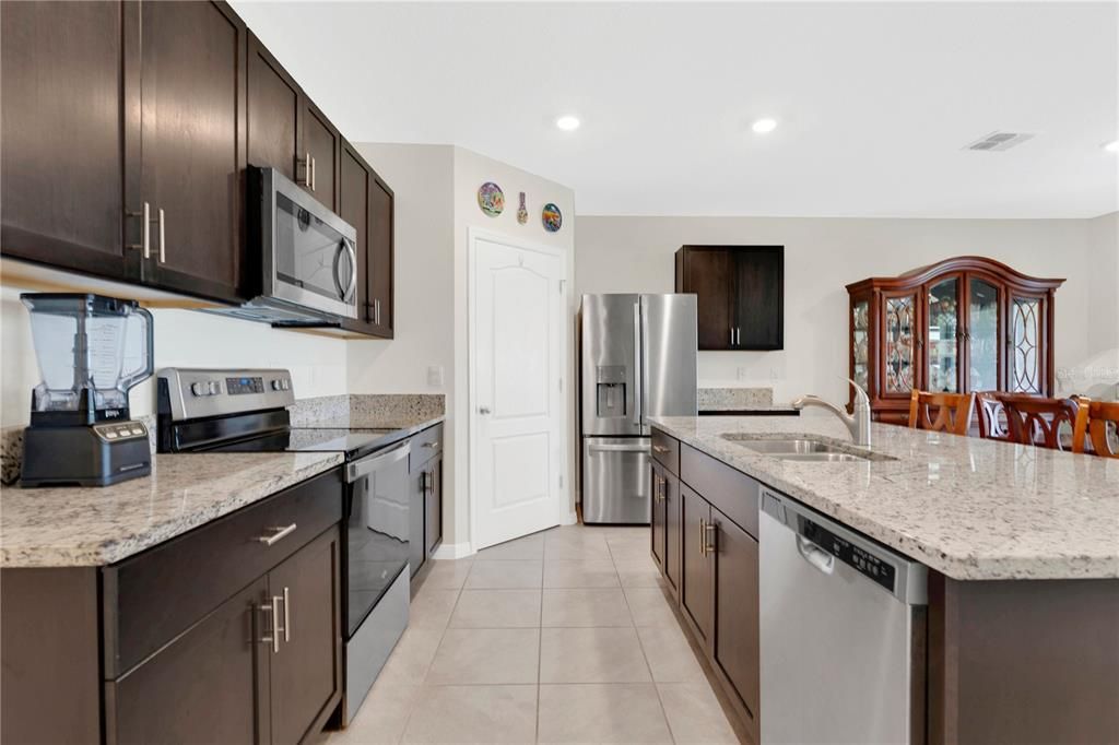 En Venta: $399,000 (4 camas, 2 baños, 1846 Pies cuadrados)
