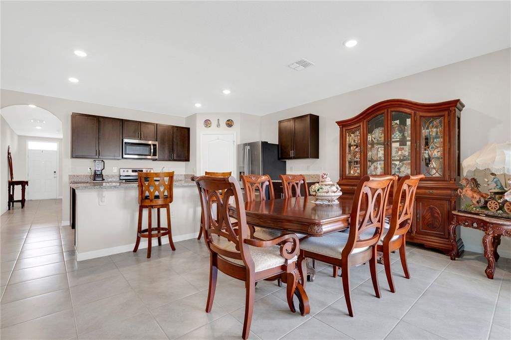 En Venta: $399,000 (4 camas, 2 baños, 1846 Pies cuadrados)