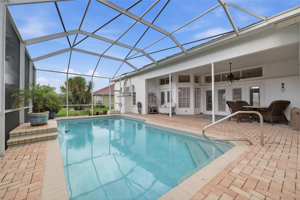 Active With Contract: $439,900 (3 beds, 3 baths, 2187 Square Feet)