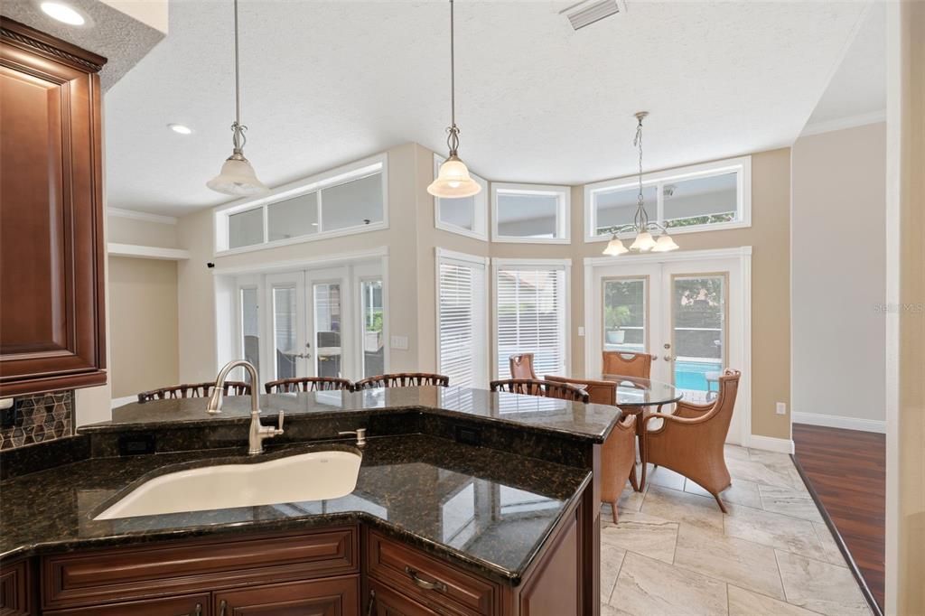 Active With Contract: $439,900 (3 beds, 3 baths, 2187 Square Feet)