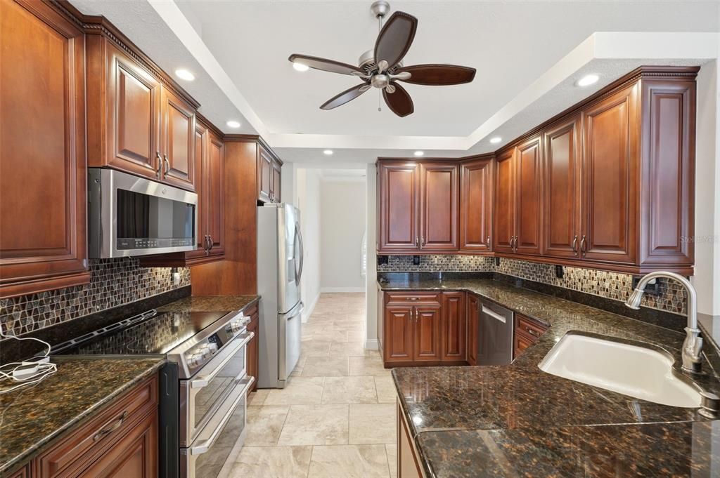 Active With Contract: $439,900 (3 beds, 3 baths, 2187 Square Feet)