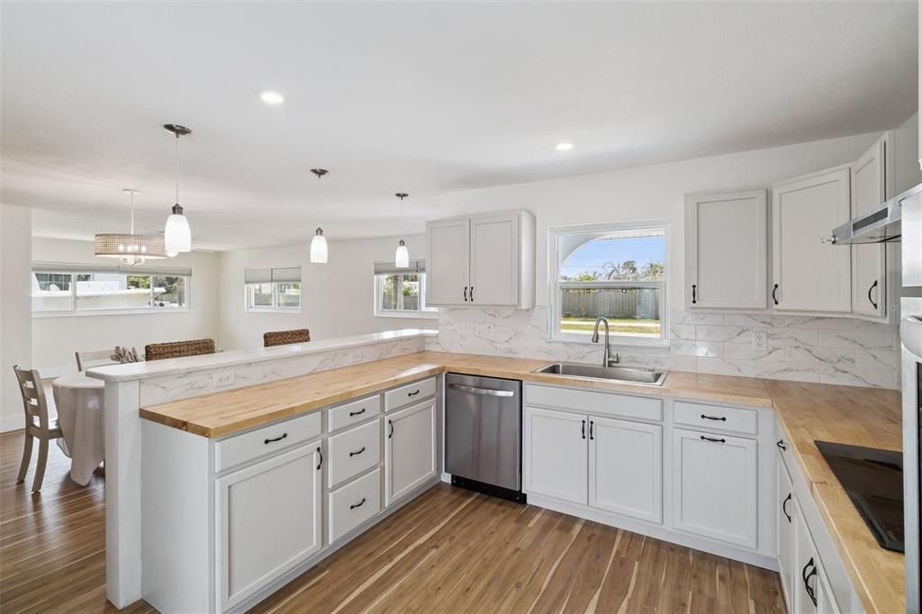 En Venta: $599,000 (3 camas, 2 baños, 1388 Pies cuadrados)