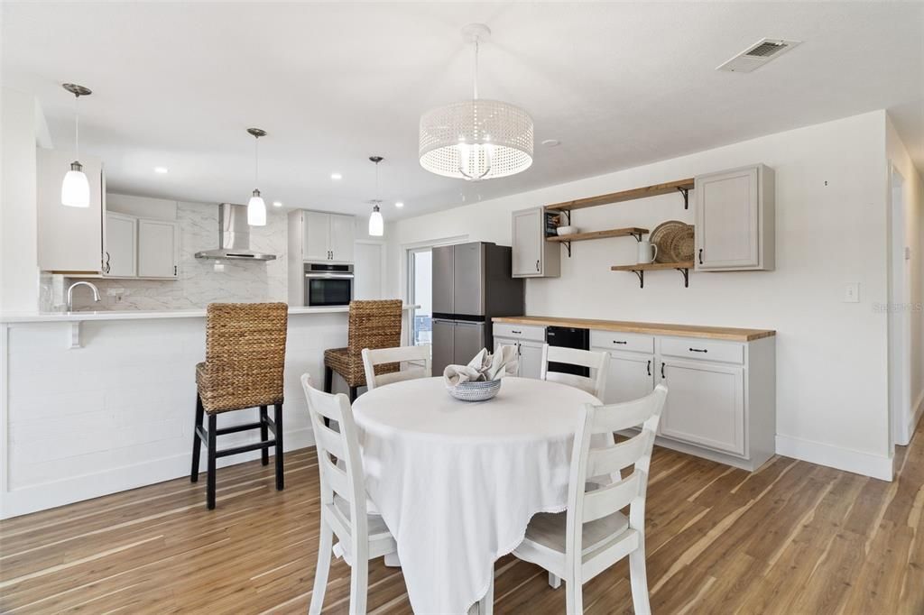 En Venta: $599,000 (3 camas, 2 baños, 1388 Pies cuadrados)