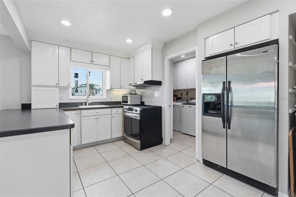 For Sale: $525,000 (3 beds, 2 baths, 1452 Square Feet)