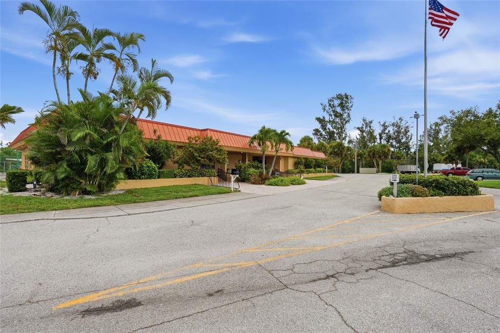 For Sale: $525,000 (3 beds, 2 baths, 1452 Square Feet)