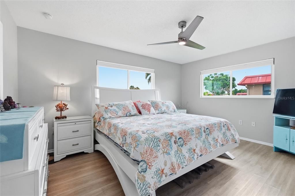 For Sale: $525,000 (3 beds, 2 baths, 1452 Square Feet)