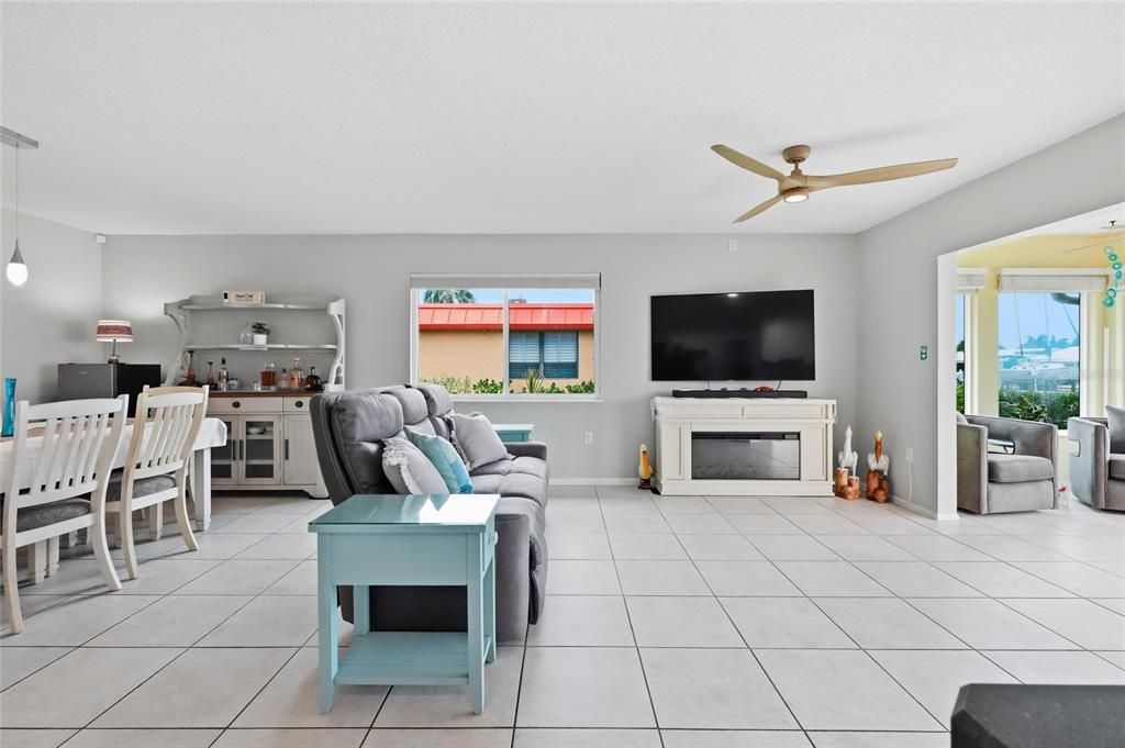 For Sale: $525,000 (3 beds, 2 baths, 1452 Square Feet)