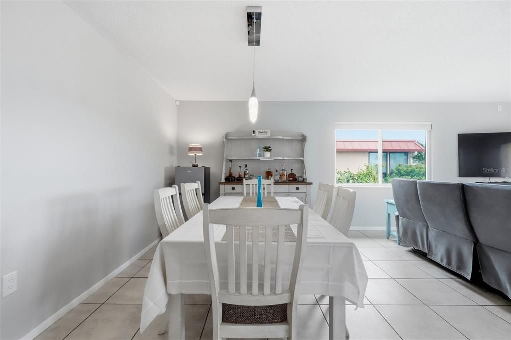 For Sale: $525,000 (3 beds, 2 baths, 1452 Square Feet)