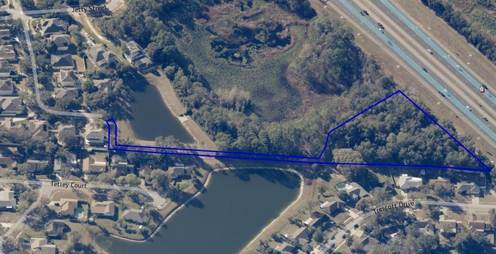 На продажу: $230,000 (2.41 acres)