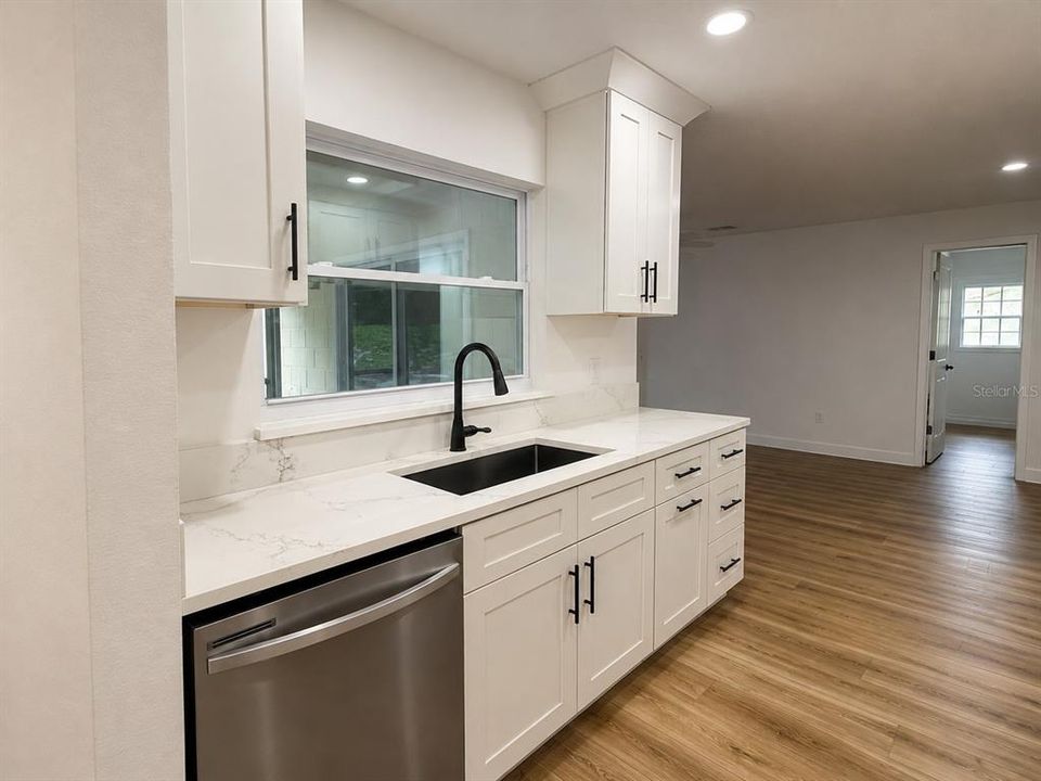 На продажу: $459,000 (3 спален, 2 ванн, 1678 Квадратных фут)