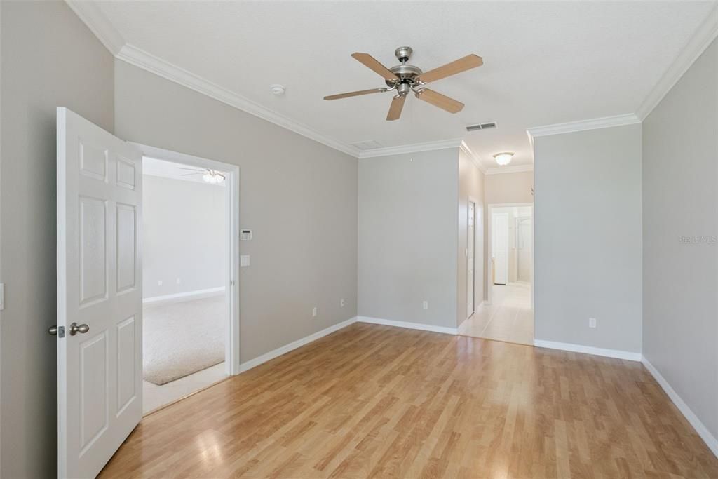 En Venta: $445,000 (4 camas, 3 baños, 2214 Pies cuadrados)
