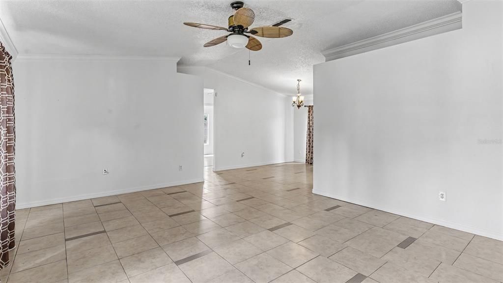 For Sale: $374,900 (4 beds, 2 baths, 1920 Square Feet)