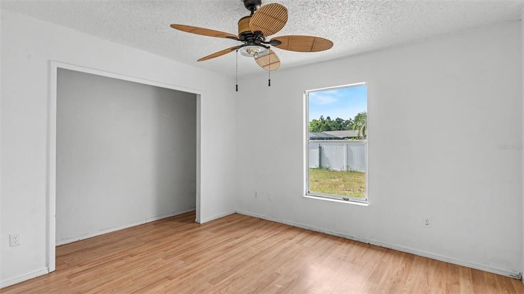 For Sale: $374,900 (4 beds, 2 baths, 1920 Square Feet)