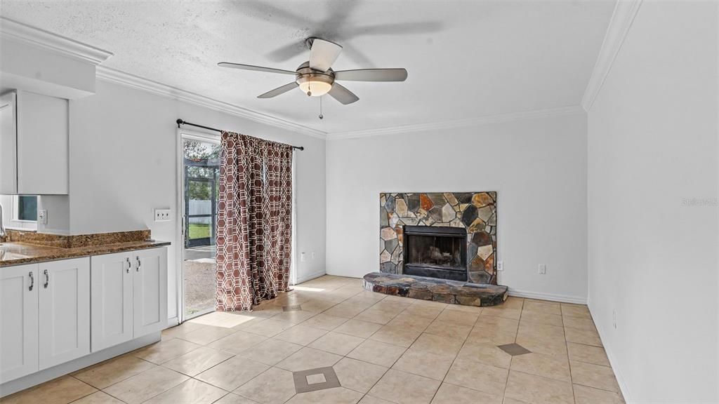 For Sale: $374,900 (4 beds, 2 baths, 1920 Square Feet)