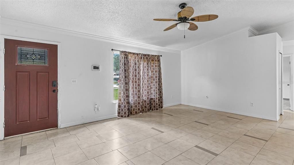 For Sale: $374,900 (4 beds, 2 baths, 1920 Square Feet)