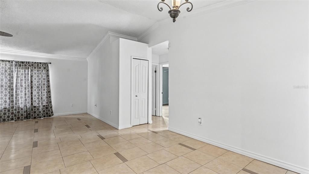 For Sale: $374,900 (4 beds, 2 baths, 1920 Square Feet)