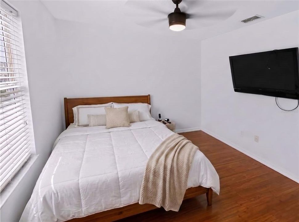 For Sale: $355,000 (3 beds, 2 baths, 1500 Square Feet)