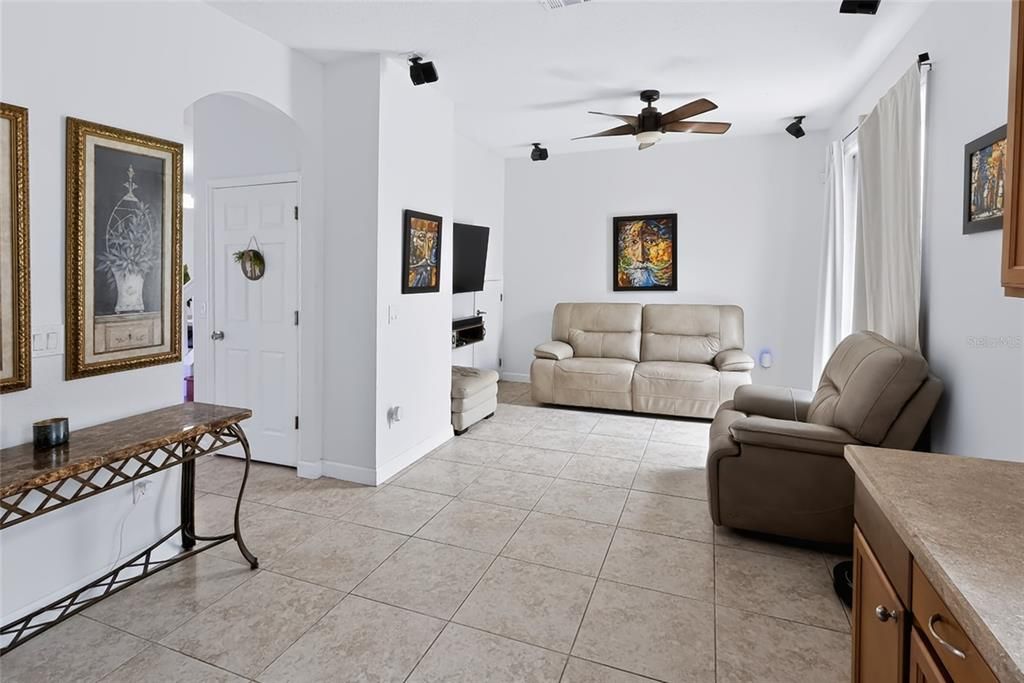 For Sale: $355,000 (3 beds, 2 baths, 1500 Square Feet)