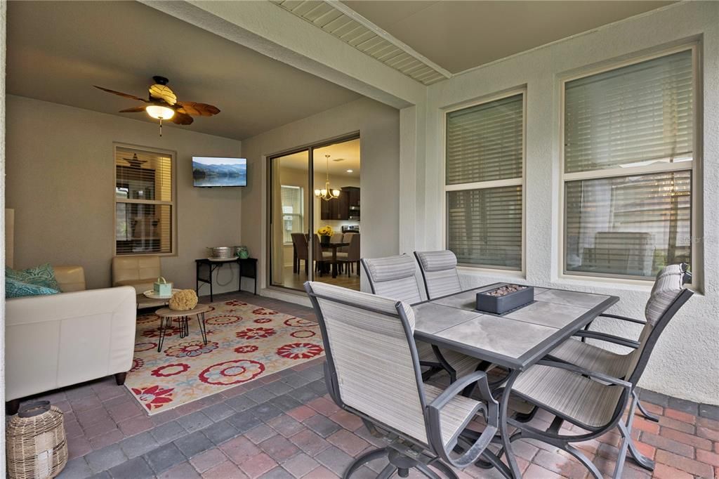For Sale: $549,500 (3 beds, 2 baths, 2216 Square Feet)