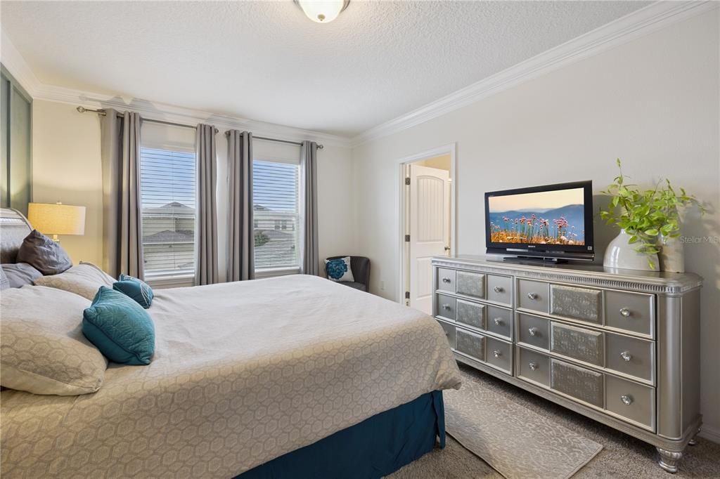 For Sale: $549,500 (3 beds, 2 baths, 2216 Square Feet)