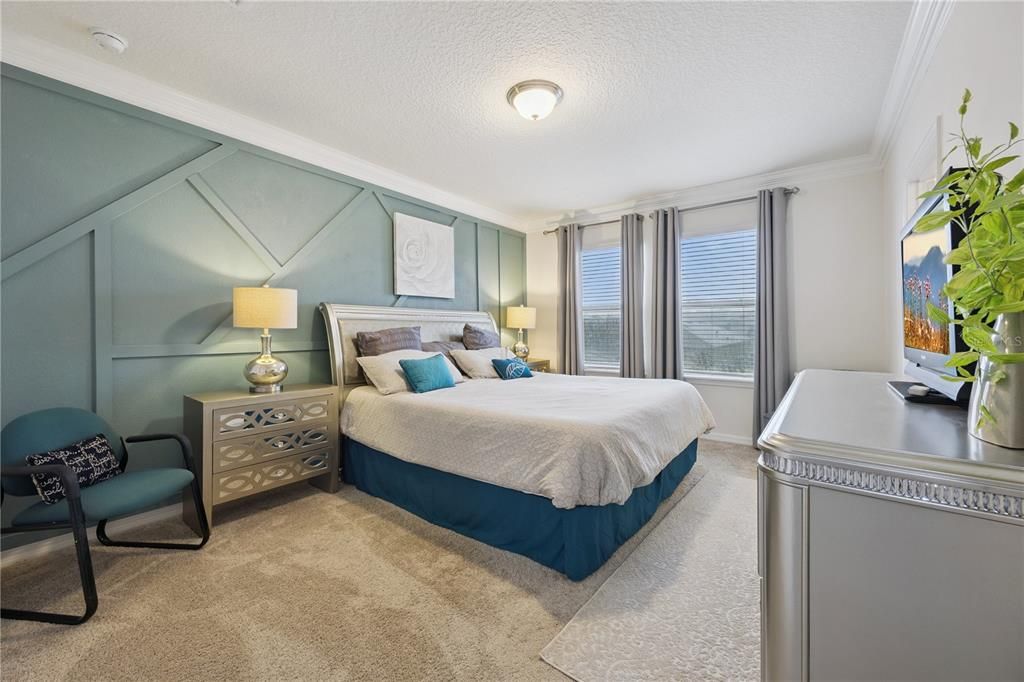 For Sale: $549,500 (3 beds, 2 baths, 2216 Square Feet)