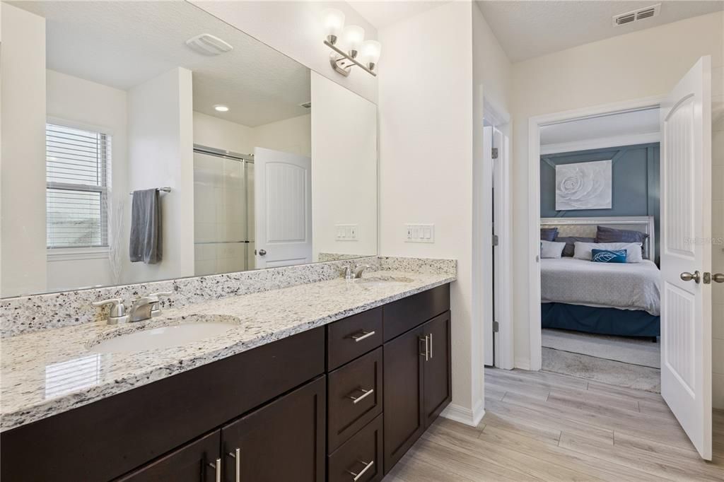 For Sale: $549,500 (3 beds, 2 baths, 2216 Square Feet)