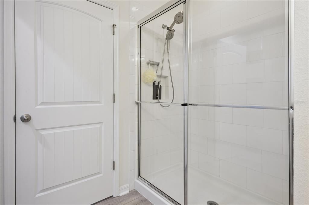 For Sale: $549,500 (3 beds, 2 baths, 2216 Square Feet)