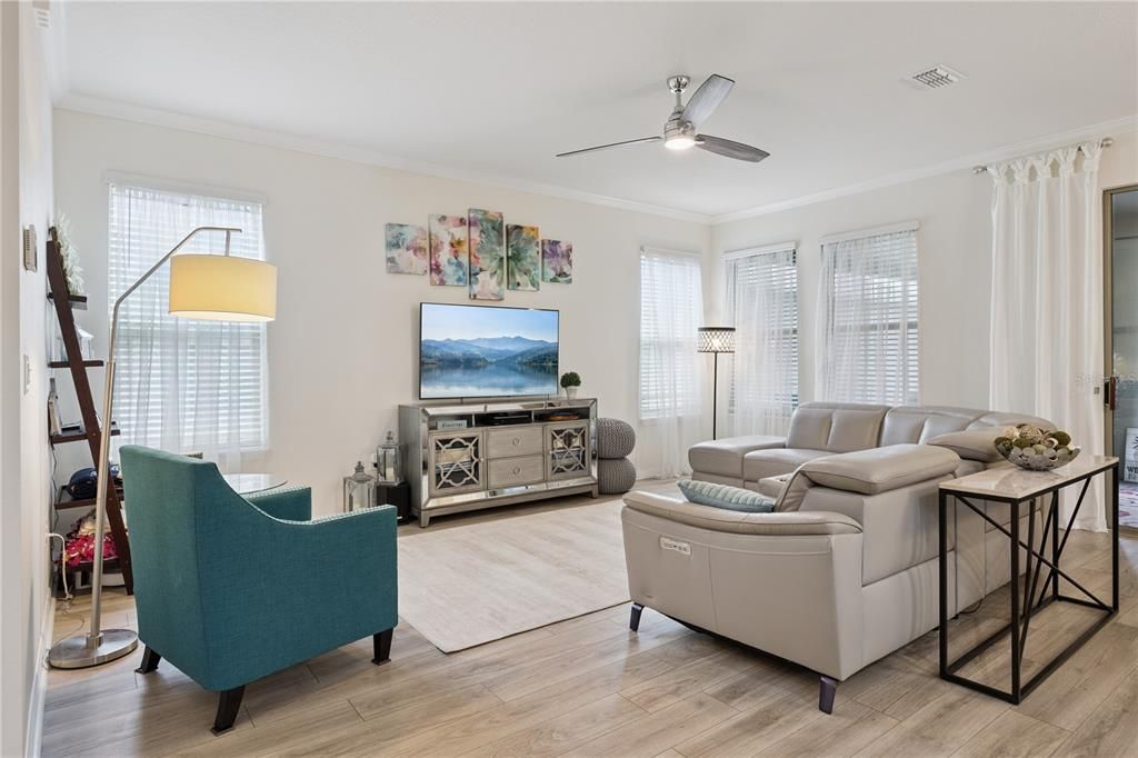 For Sale: $549,500 (3 beds, 2 baths, 2216 Square Feet)