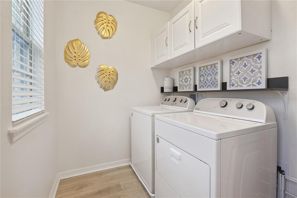 For Sale: $549,500 (3 beds, 2 baths, 2216 Square Feet)