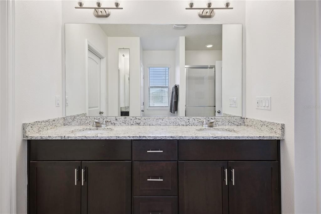 For Sale: $549,500 (3 beds, 2 baths, 2216 Square Feet)