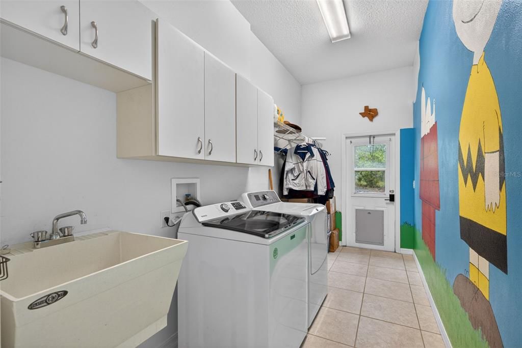 En Venta: $680,000 (3 camas, 3 baños, 2772 Pies cuadrados)