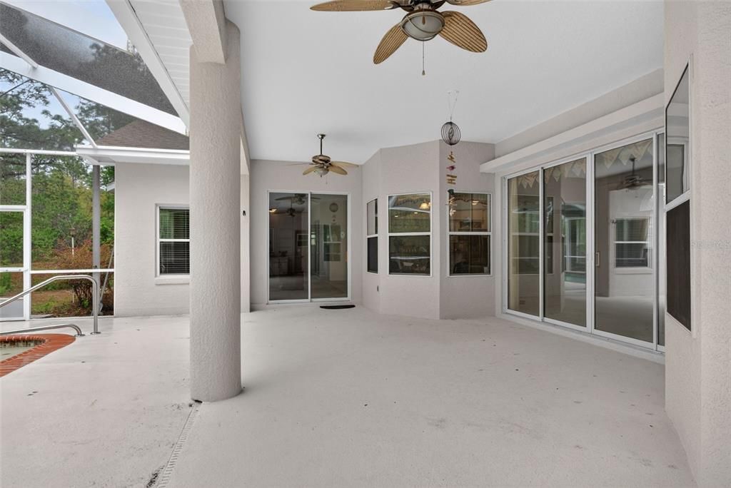 En Venta: $680,000 (3 camas, 3 baños, 2772 Pies cuadrados)