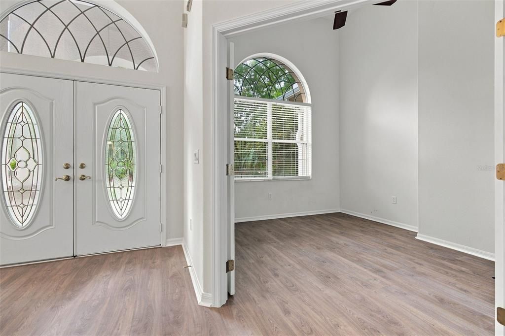 En Venta: $680,000 (3 camas, 3 baños, 2772 Pies cuadrados)