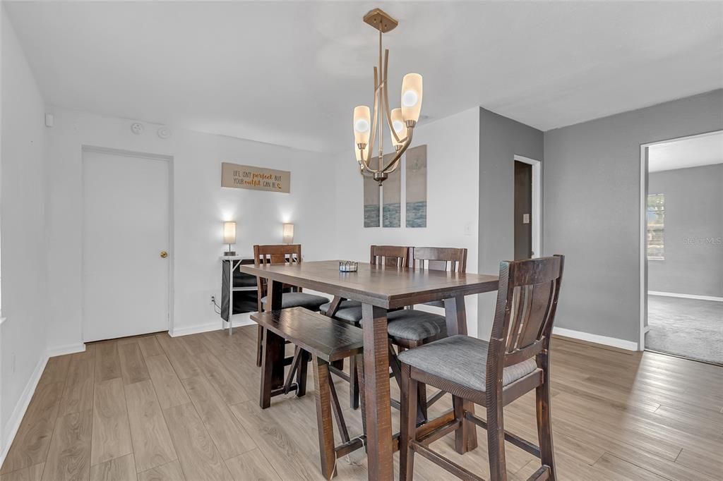 En Venta: $294,900 (3 camas, 2 baños, 1581 Pies cuadrados)