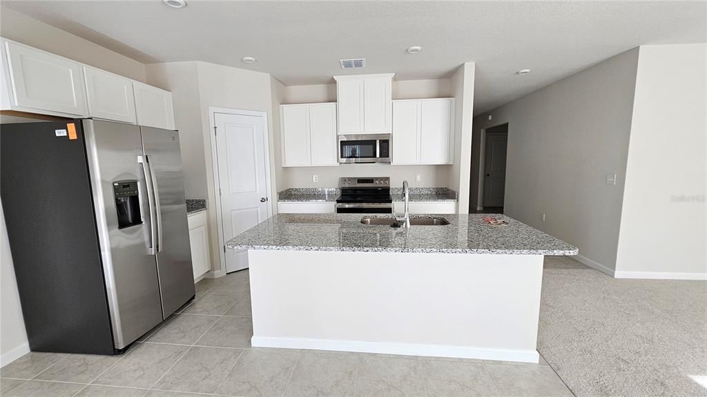 For Rent: $2,200 (4 beds, 2 baths, 2000 Square Feet)
