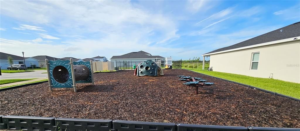 For Rent: $2,200 (4 beds, 2 baths, 2000 Square Feet)