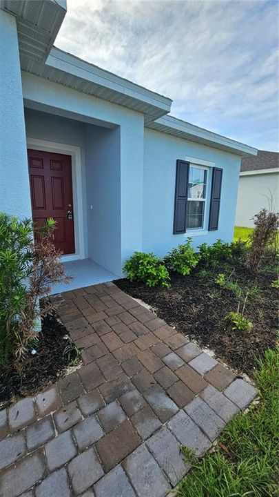 For Rent: $2,200 (4 beds, 2 baths, 2000 Square Feet)