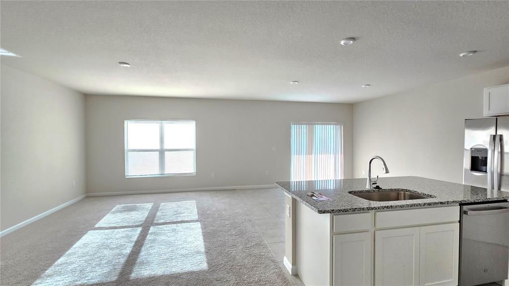 For Rent: $2,200 (4 beds, 2 baths, 2000 Square Feet)
