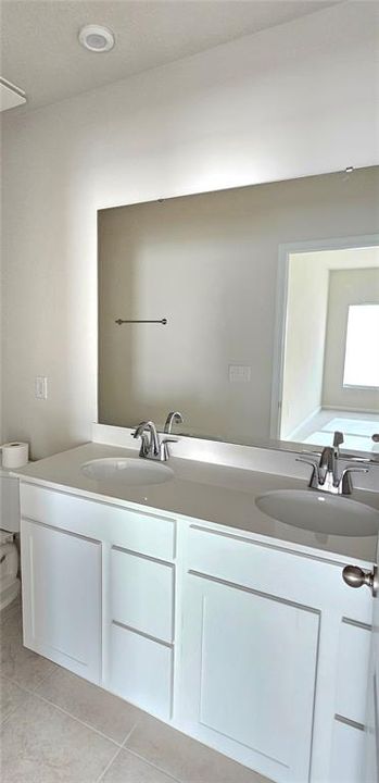 For Rent: $2,200 (4 beds, 2 baths, 2000 Square Feet)