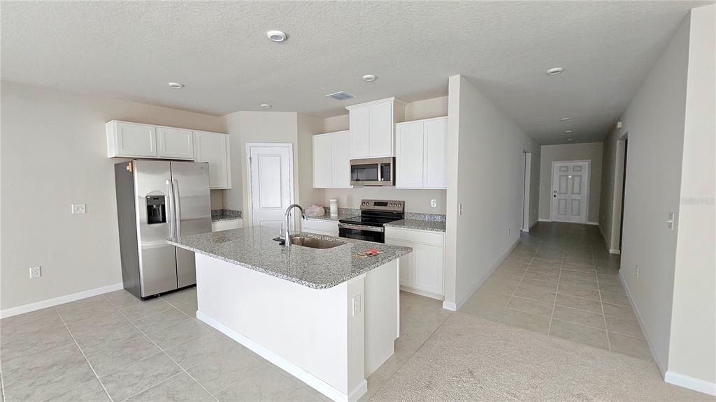 For Rent: $2,200 (4 beds, 2 baths, 2000 Square Feet)
