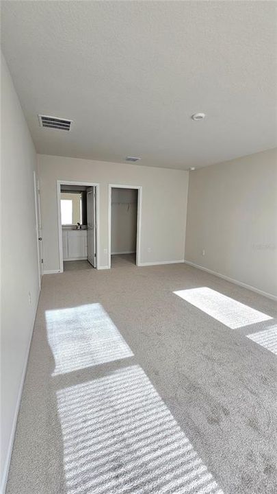 For Rent: $2,200 (4 beds, 2 baths, 2000 Square Feet)