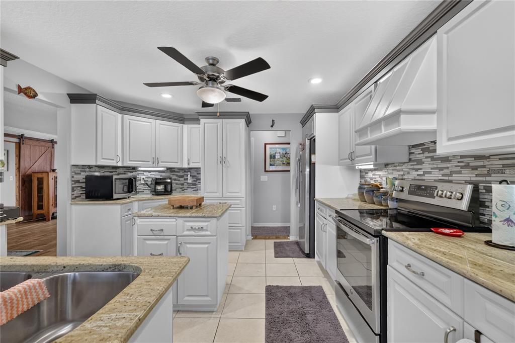 For Sale: $599,900 (3 beds, 3 baths, 2235 Square Feet)