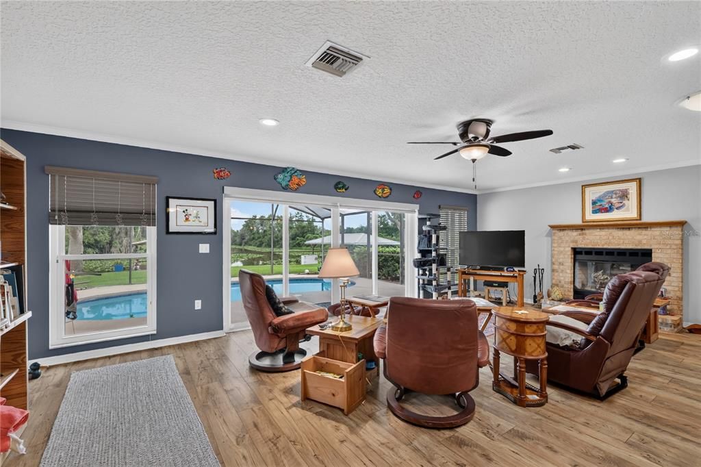 For Sale: $599,900 (3 beds, 3 baths, 2235 Square Feet)